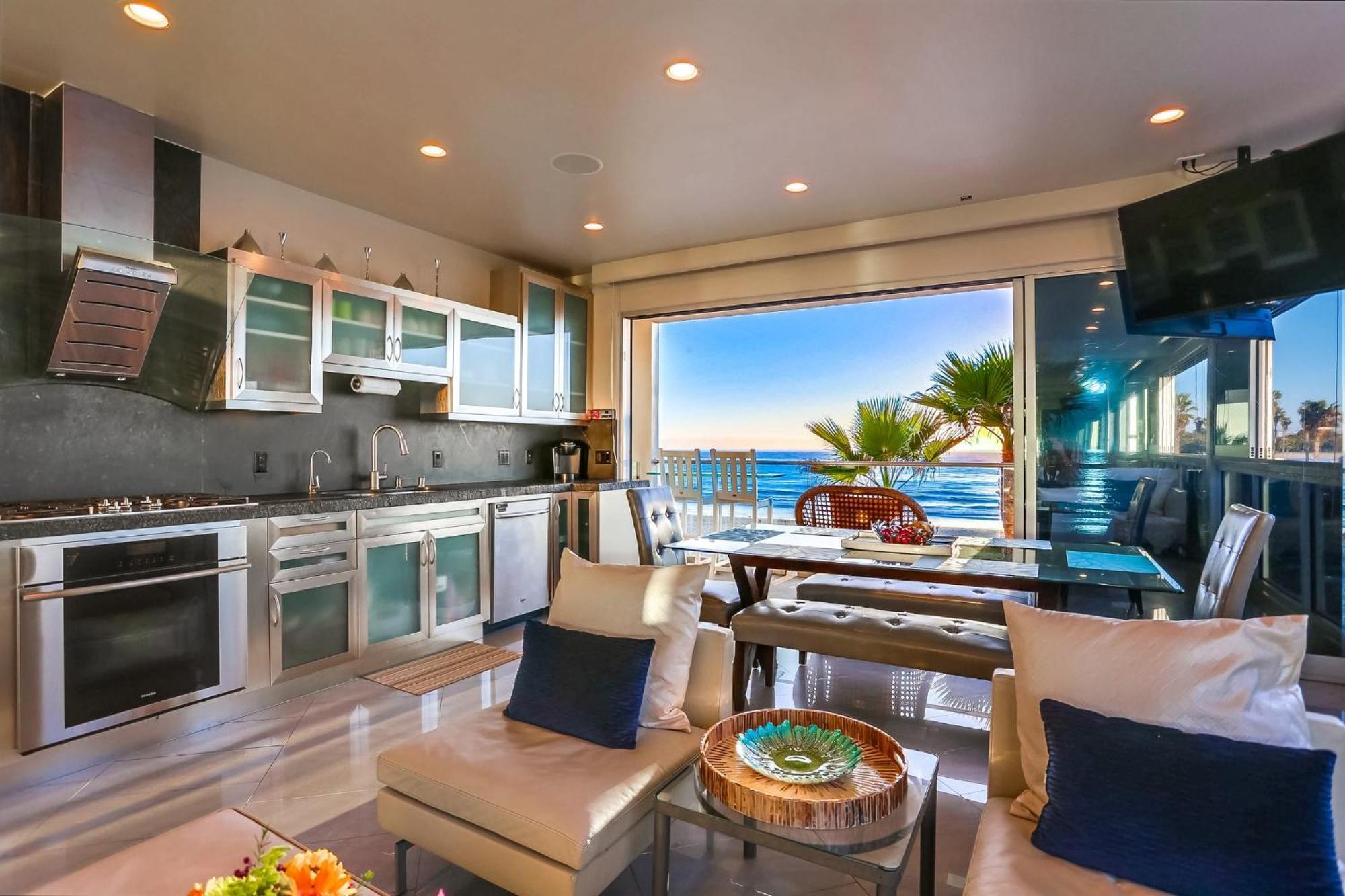 Apartment B5395 South Combo