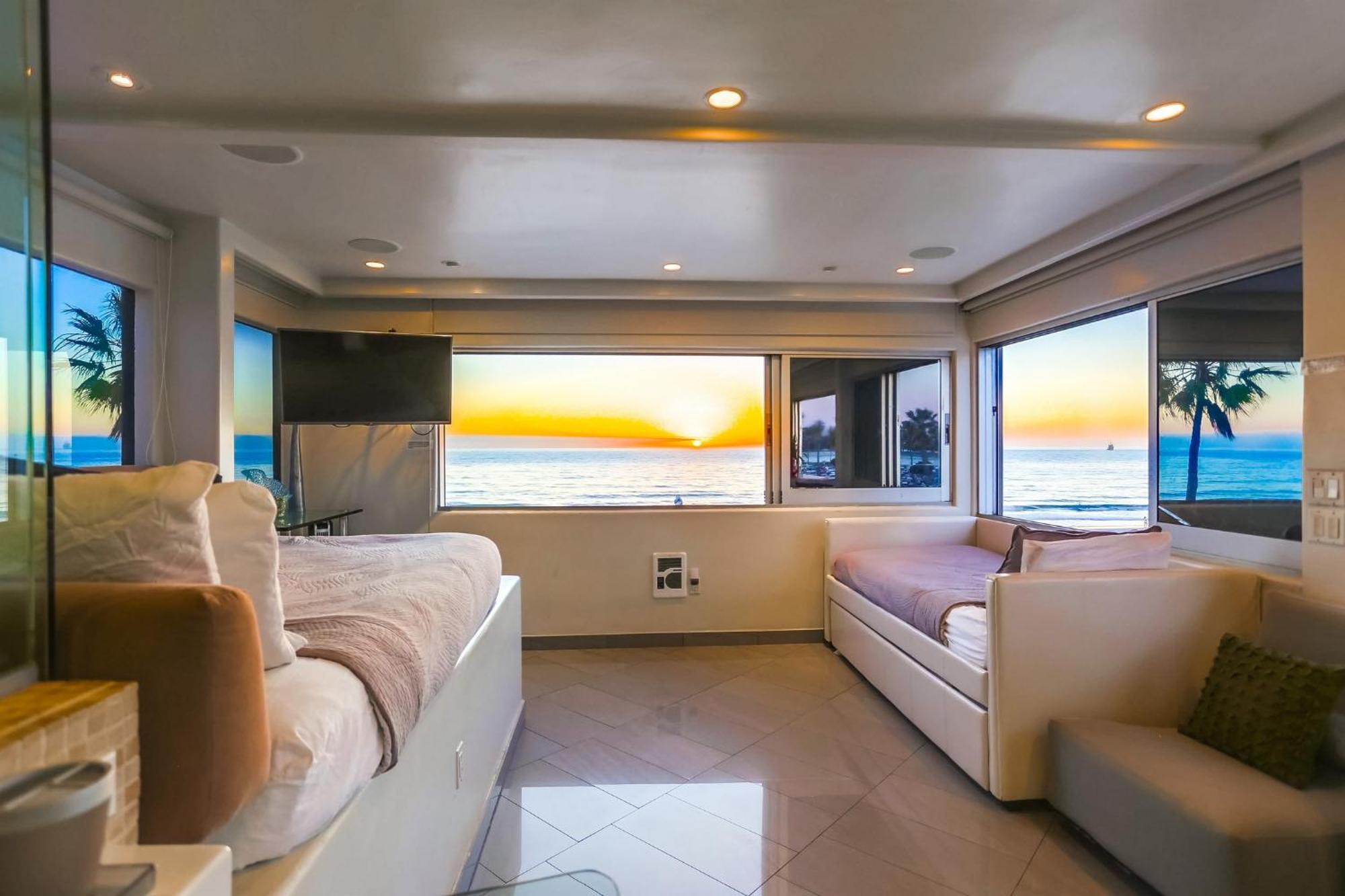 B5395 South Combo Apartment