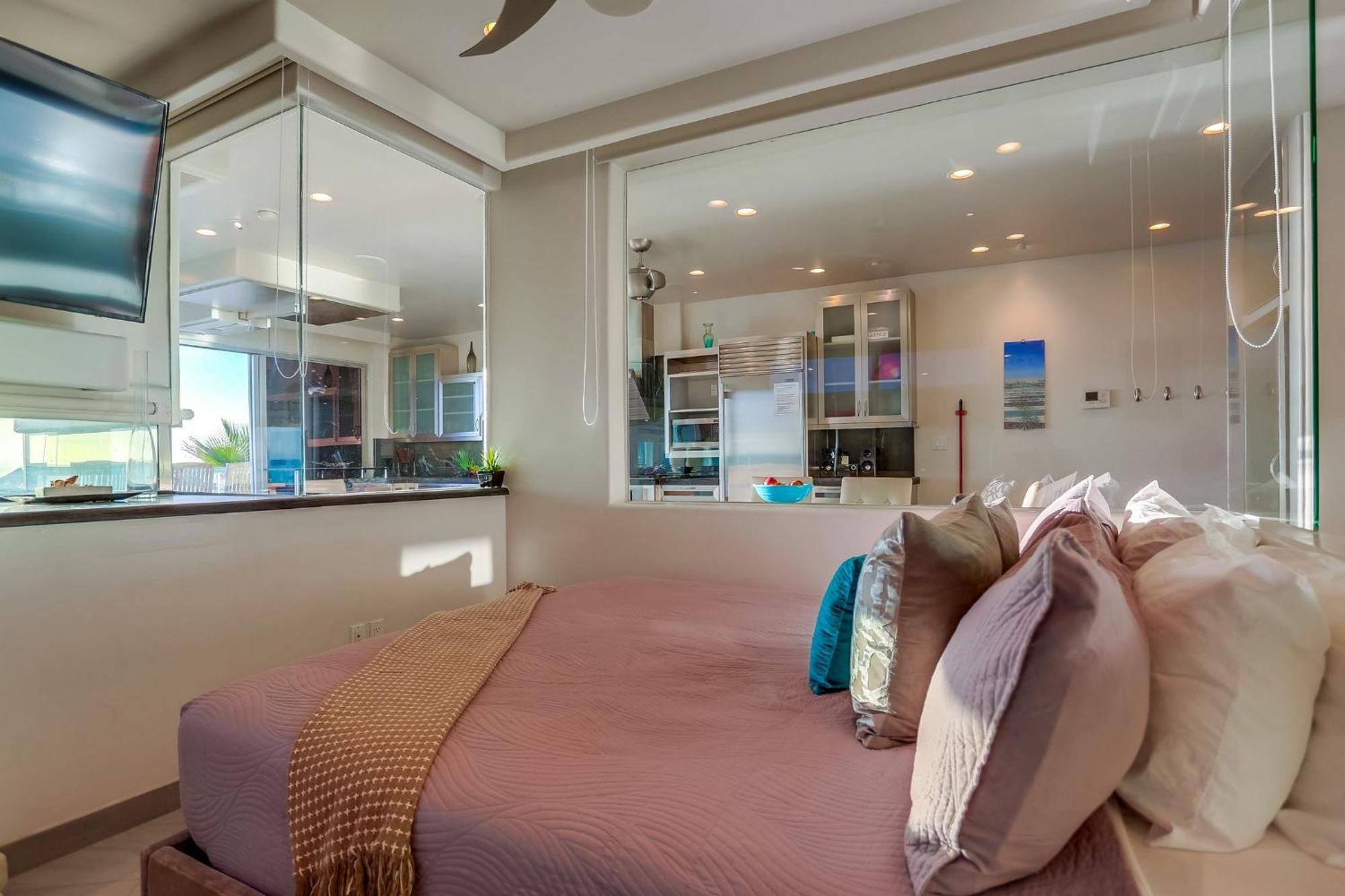 B5395 South Combo Apartment San Diego